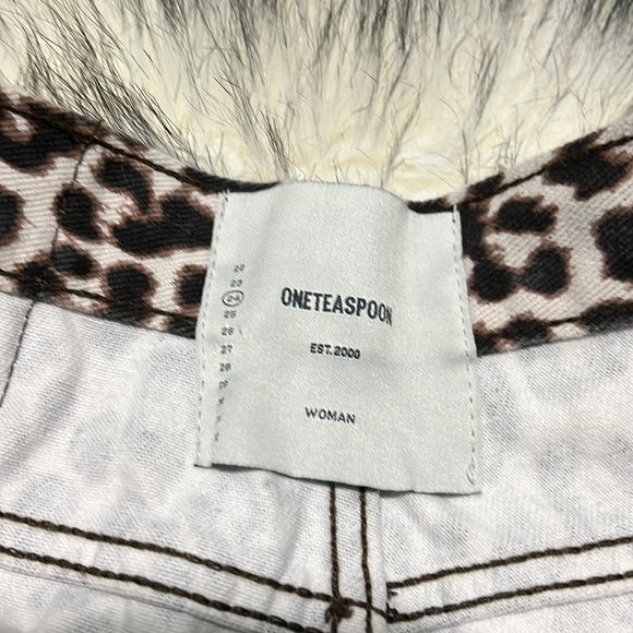 One Teaspoon Animal Print Trucker Cut Off Shorts 24 Fit like 26 - Picture 6 of 11